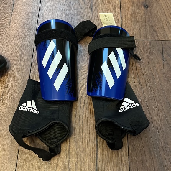 Nike Phantom turf cleats with chin guards - Picture 7 of 10